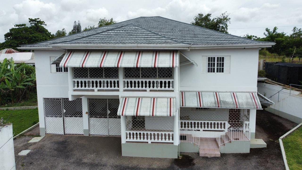 Lovely 6 Bedroom 4 Bathroom House for sale at New Green Close, Mandeville, Manchester Jamaica
