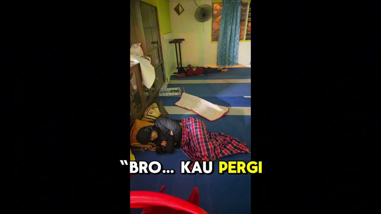 Bila Penat Dengan Dunia, Aku Pilih Tidur Di Masjid