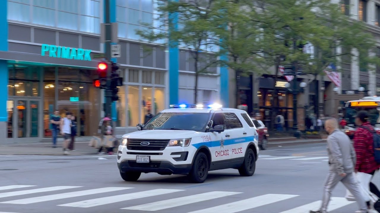 Chicago Police Dept. FPIU Responding Code 3