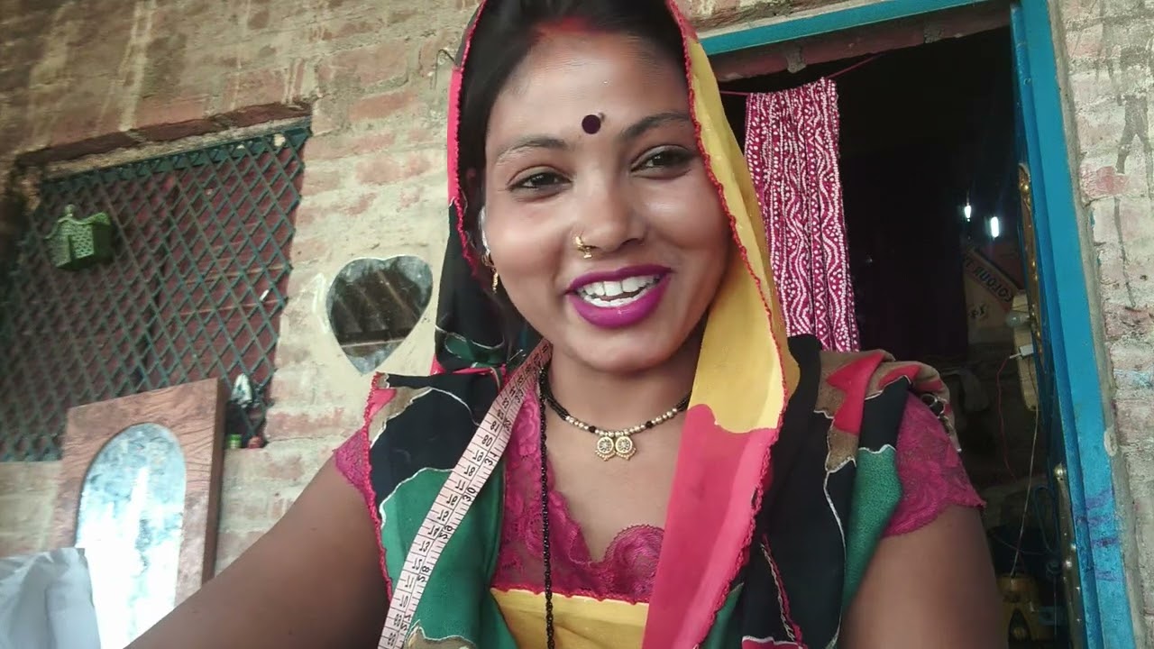 दुकान पर गई बहुत सारा सामान खरीद के में लेकर आए मुझे बहुत खुशी मिली