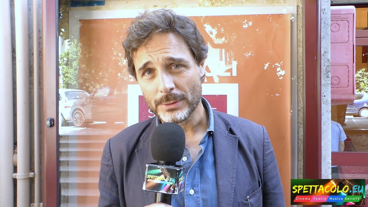 Daniele Pecci intervista Divagazioni e delizie: «Il mio Oscar Wilde sarebbe discriminato anche oggi»