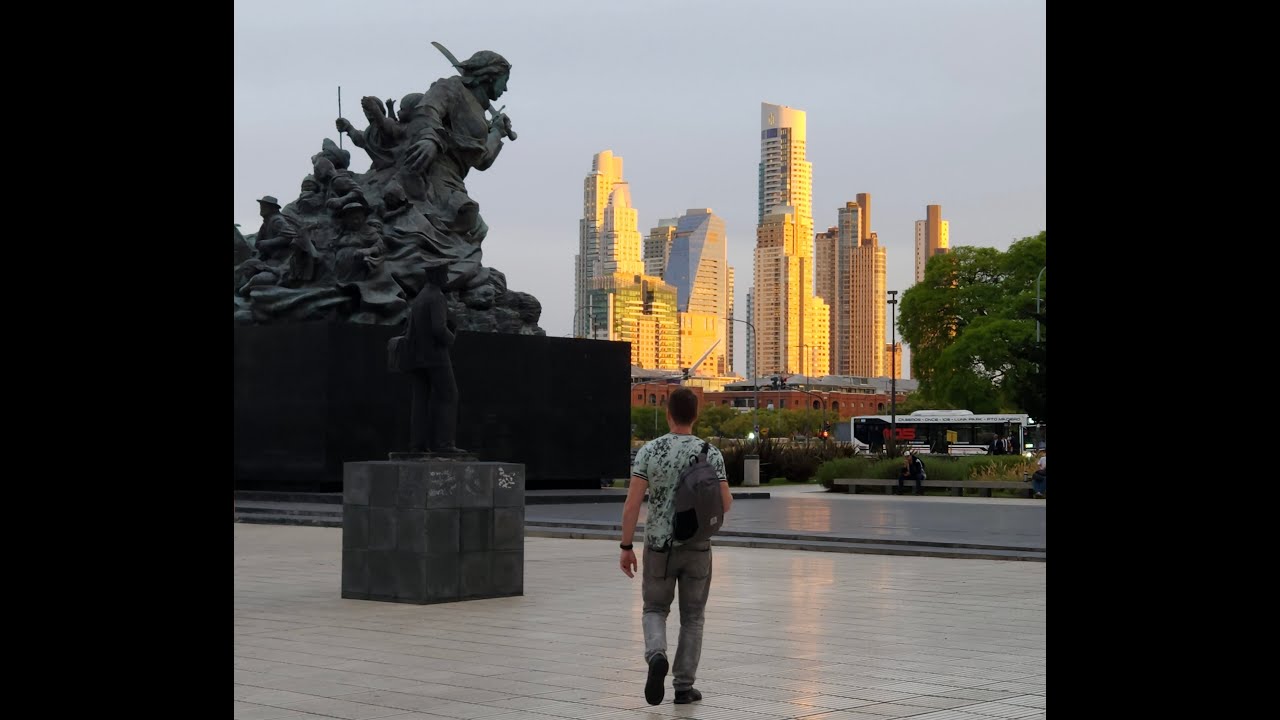 Buenos Aires 2022: on the edge of collapse, a beautiful and prideful city standing strong