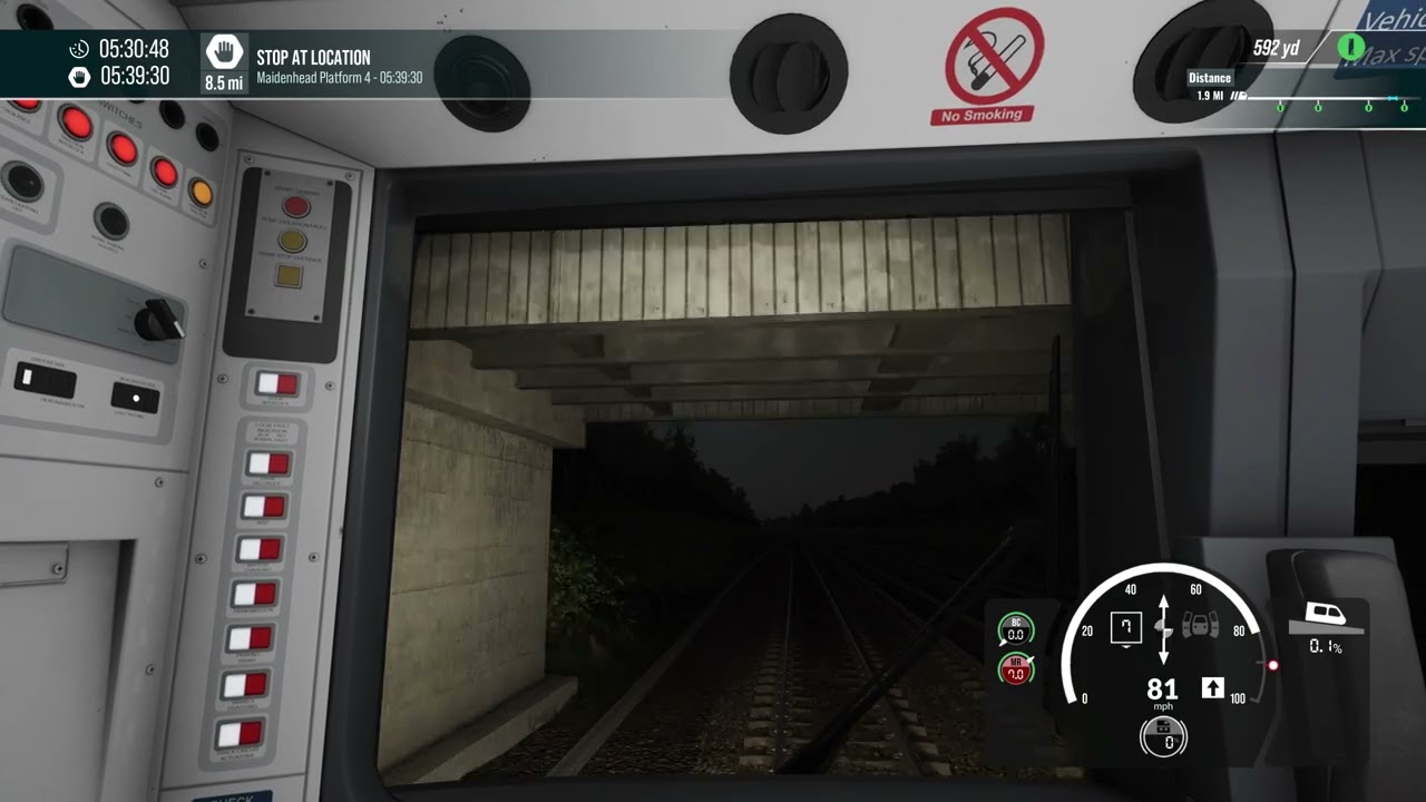 [3B04]  TSW6: Great Western: 05:26 Reading to Maidenhead.
