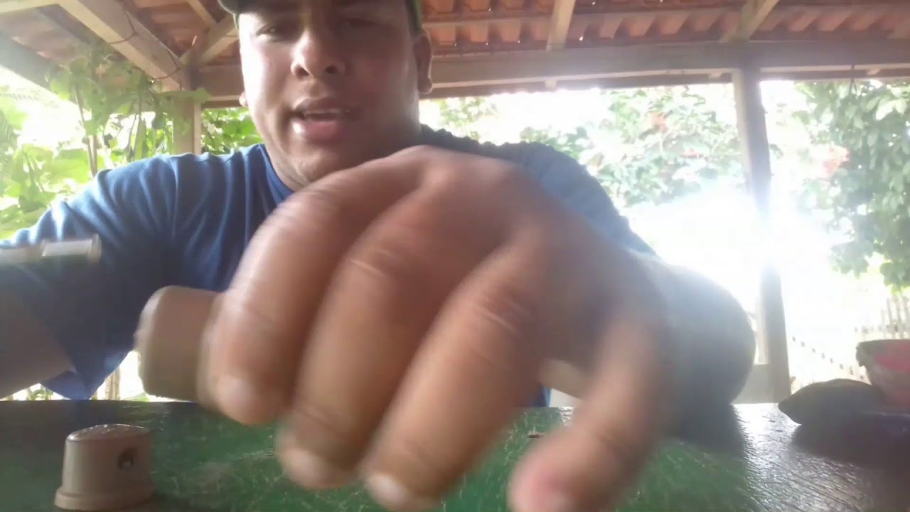 CHAVE DE FENDA COM CABO DE CANO  PVC I PARTE...