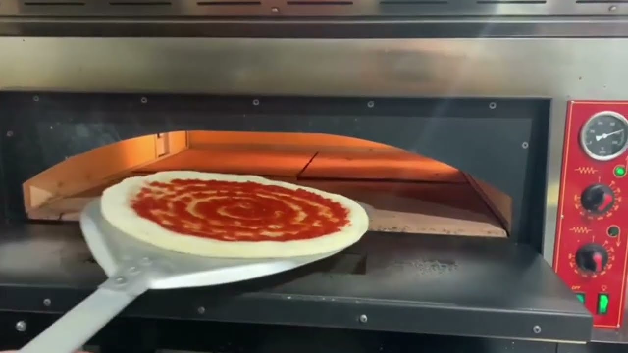 Pizza napoletana contemporanea in forno pizzeria GGF F72-4/A