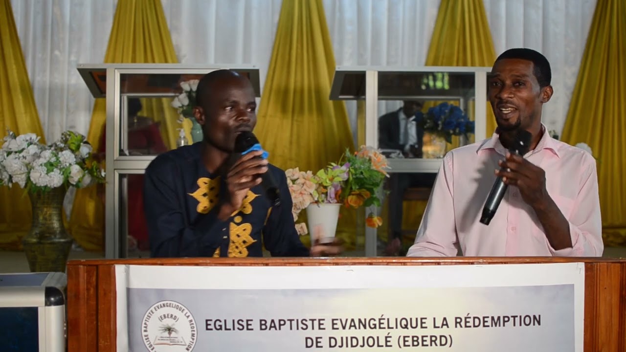RESTER ATTACHER A CHRIST