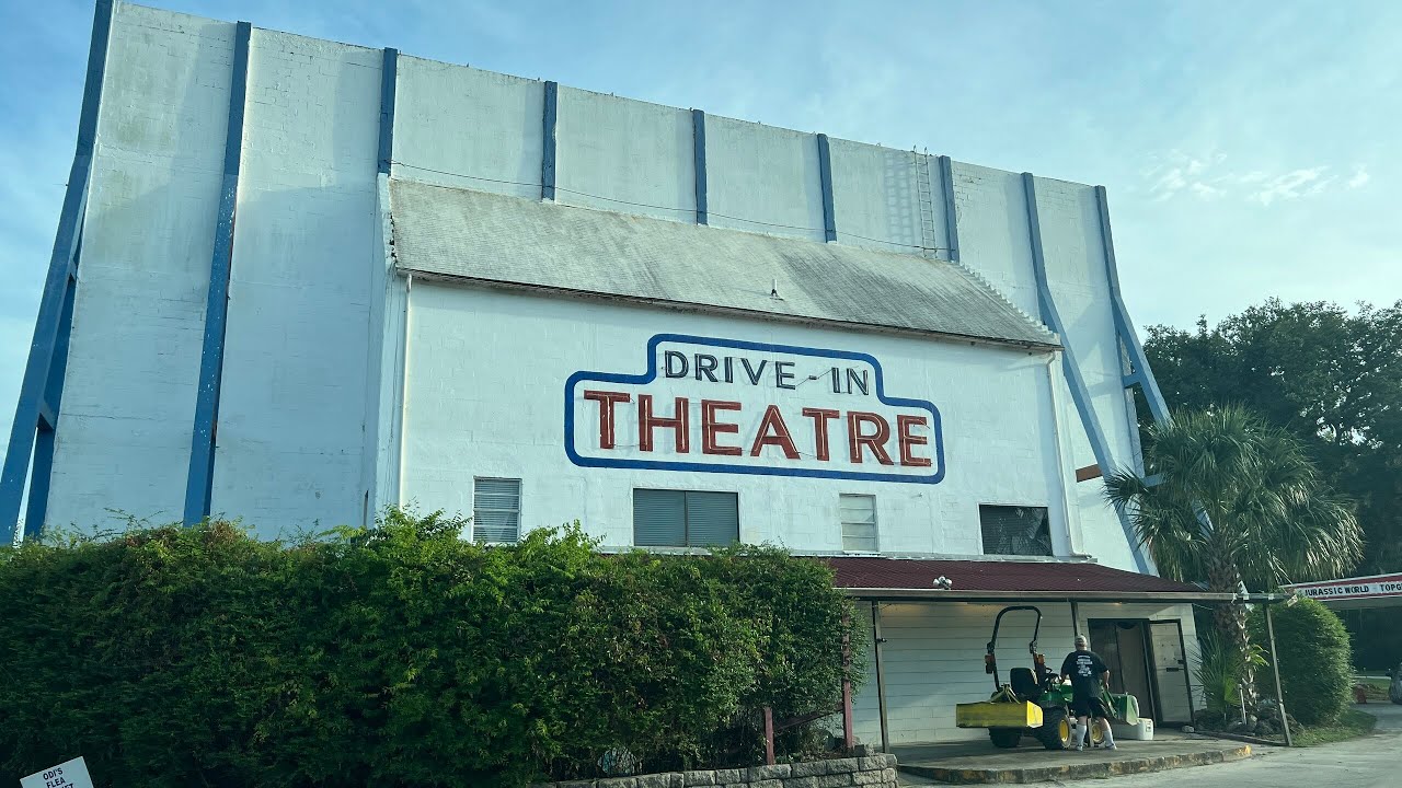 Trying the Ocala Drive-In Movie Theater | Watching Jurassic World Dominion | Things to do in Ocala