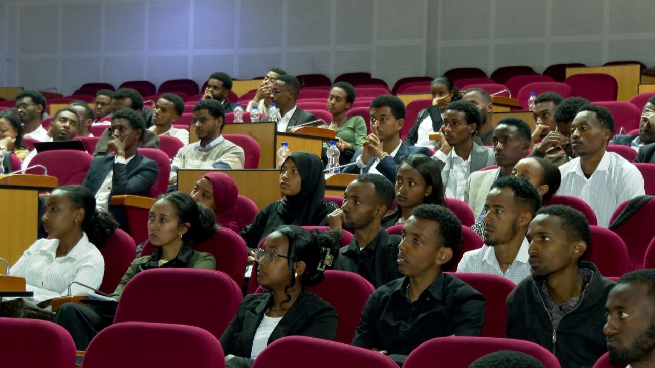 CBE'n hojjettoota haaraa 200 damee Teeknooloojii Odeeffannootiin qacare.