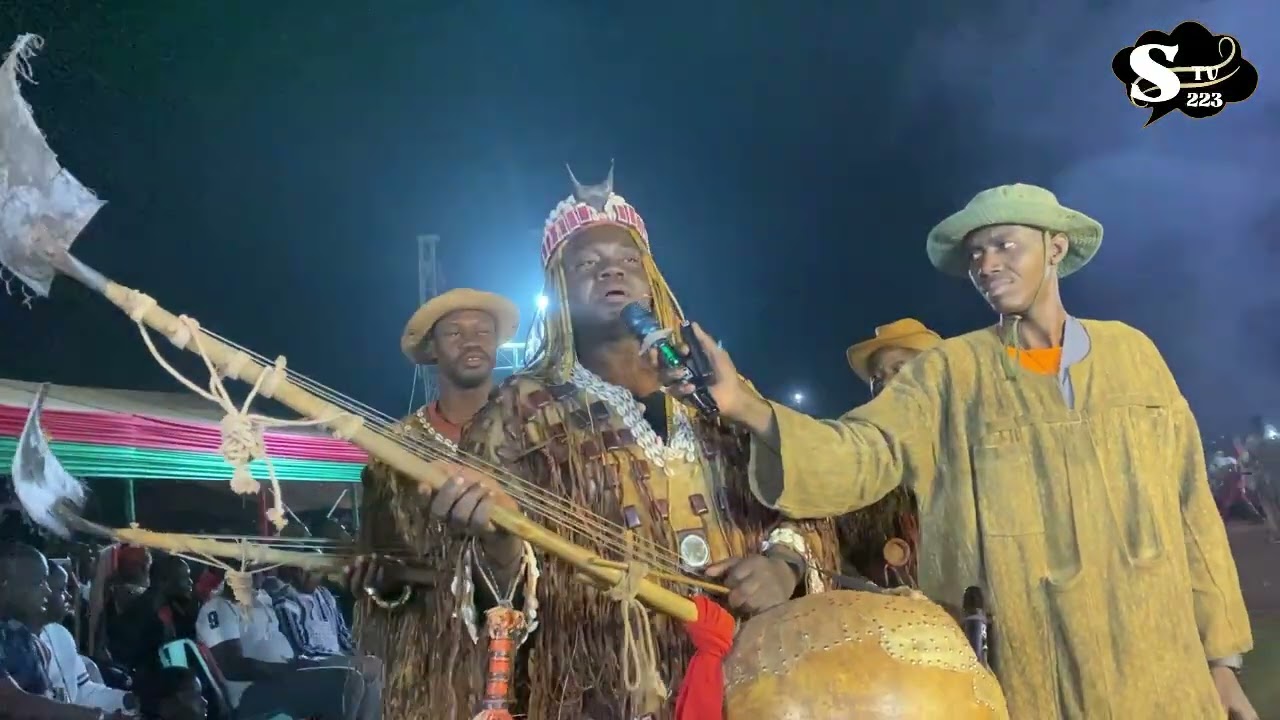 Sekouba Traore face  mamourou  Konare 