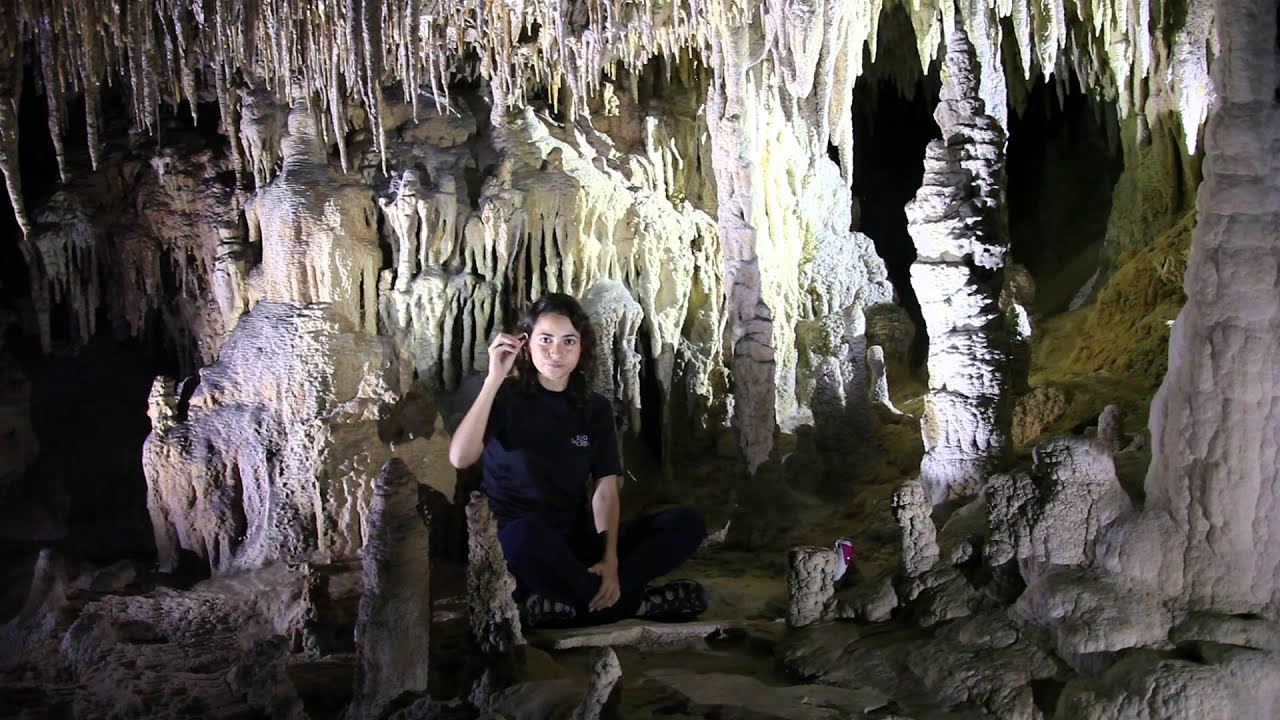 ESTALACTITAS y ESTALAGMITAS en Río Secreto, Reserva Natural
