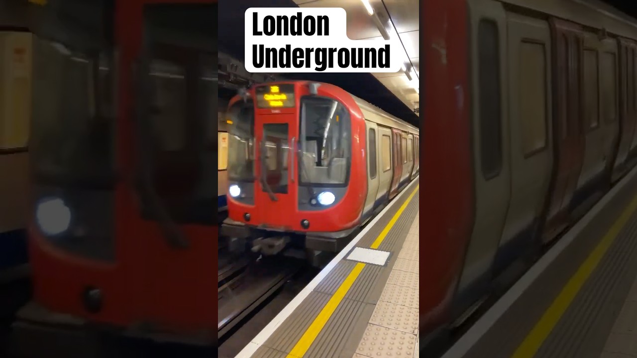 London Underground Train #trains #tube