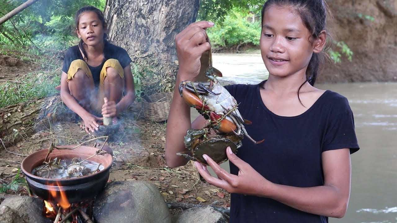 Earned Two Big Crabs To Boiled On The Clay For Food - Cooking Big Crabs For Eating Delicious, ep16