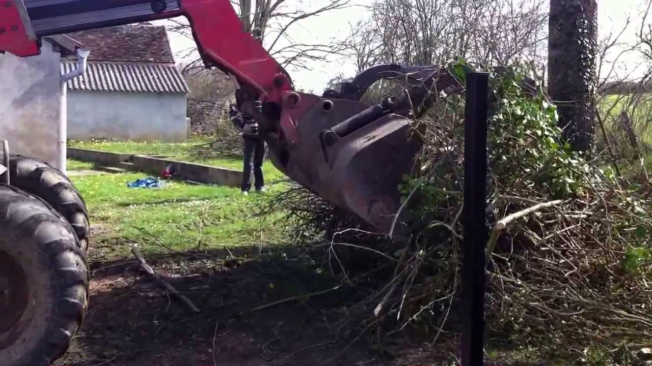 Manitou telescopique en action élagage !