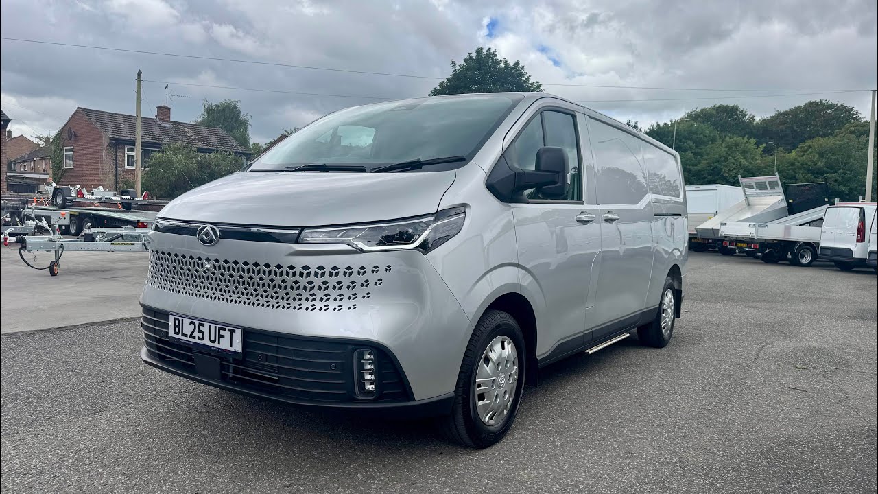 NEW MAXUS DELIVER 7 - L2H1 - SILVER - STVL 