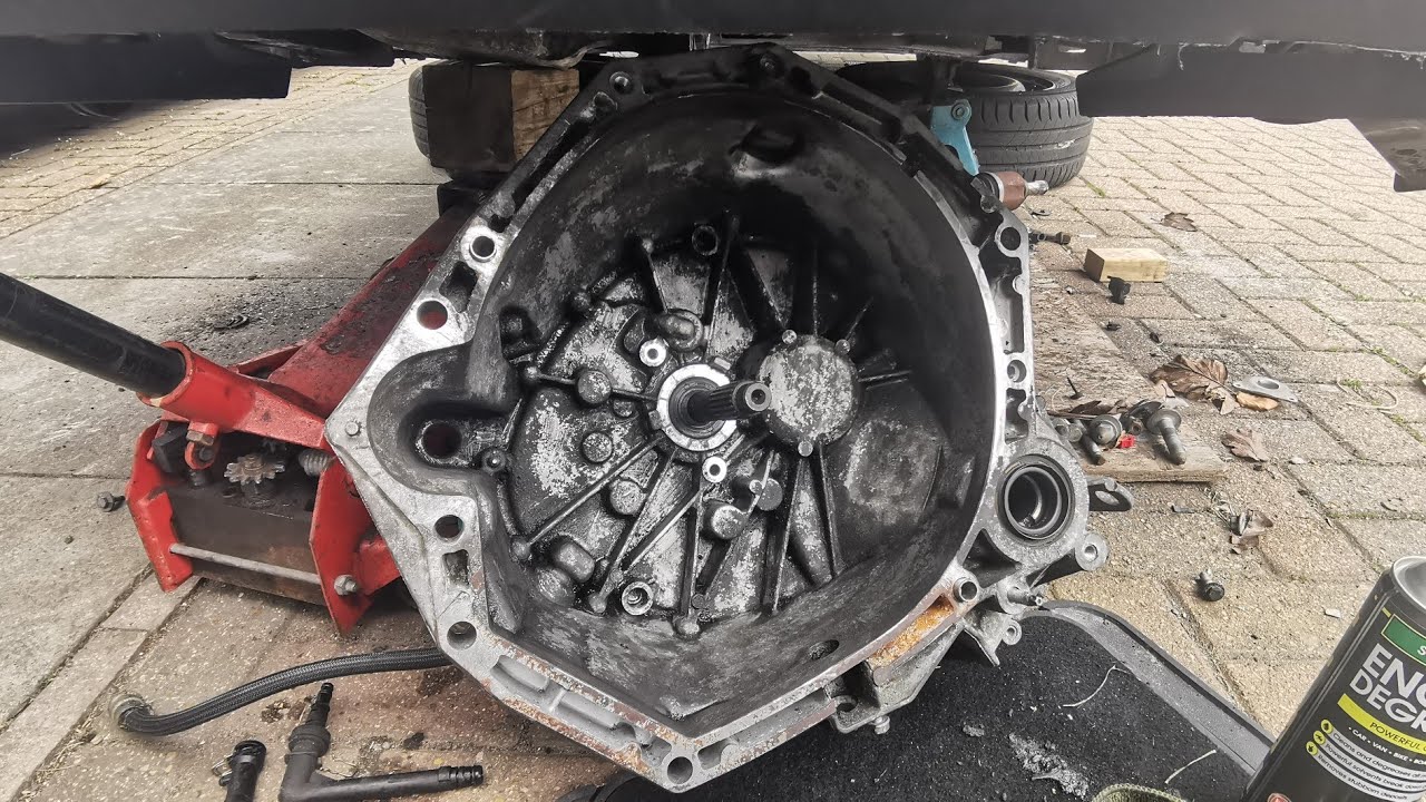 #Renault megane 1.5 mk3 2010 #снятие коробки передач. #как установить новое #сцепление,маховик, р...