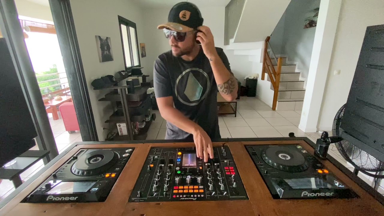 Techno Session // N&acirc;o //DJ set #lovetechno