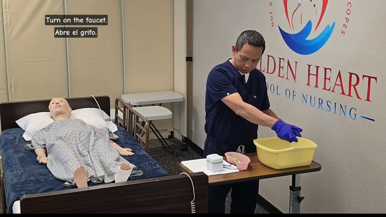 CLEANS UPPER AND LOWER DENTURE