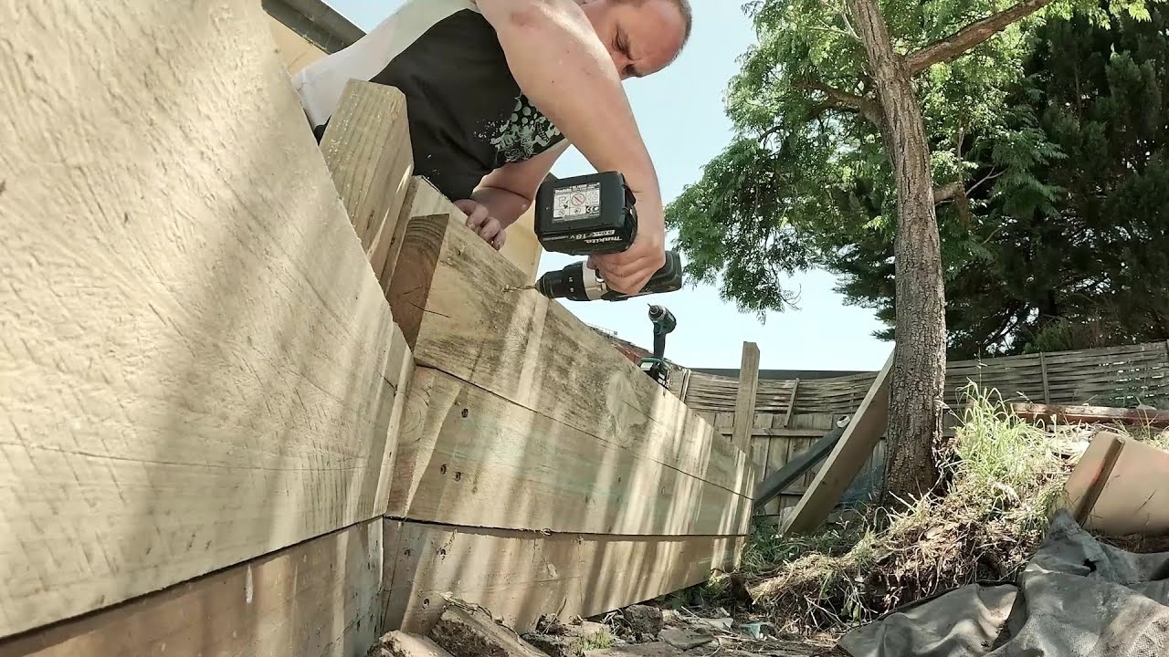 Freddo Reno Retaining wall and back yard clean up day 2