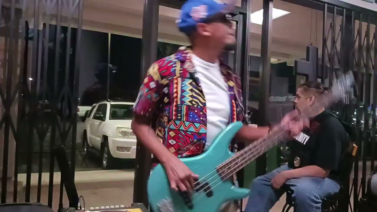 TINY WEED SHOP CONCERT