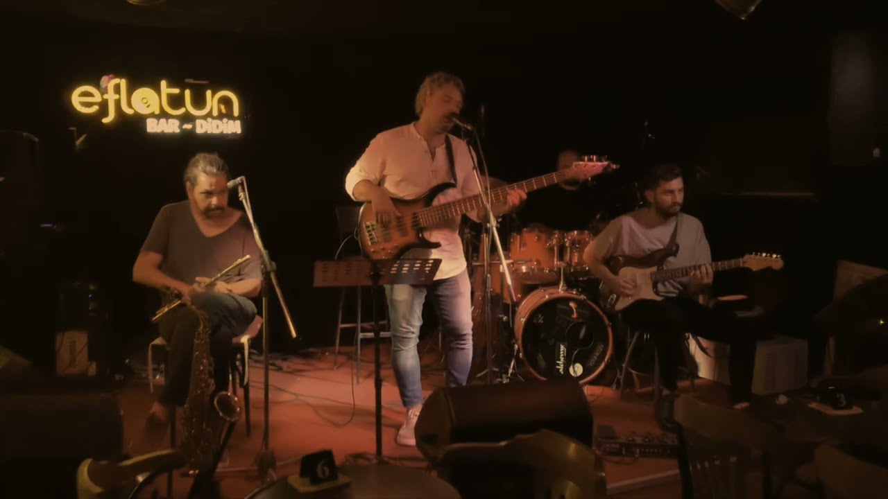 Kerem ALBAYRAK / Eflatun Bar Canlı Performans / Levent Yüksel - Yas
