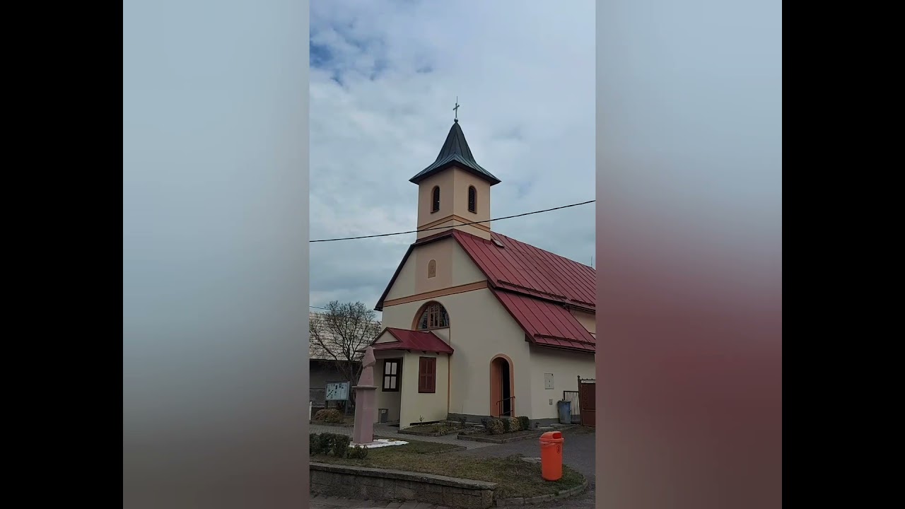 Repište (SK) - Rímskokatolícky filiálny kostol Panny Márie Ružencovej pietne zvonenie za obete COVID