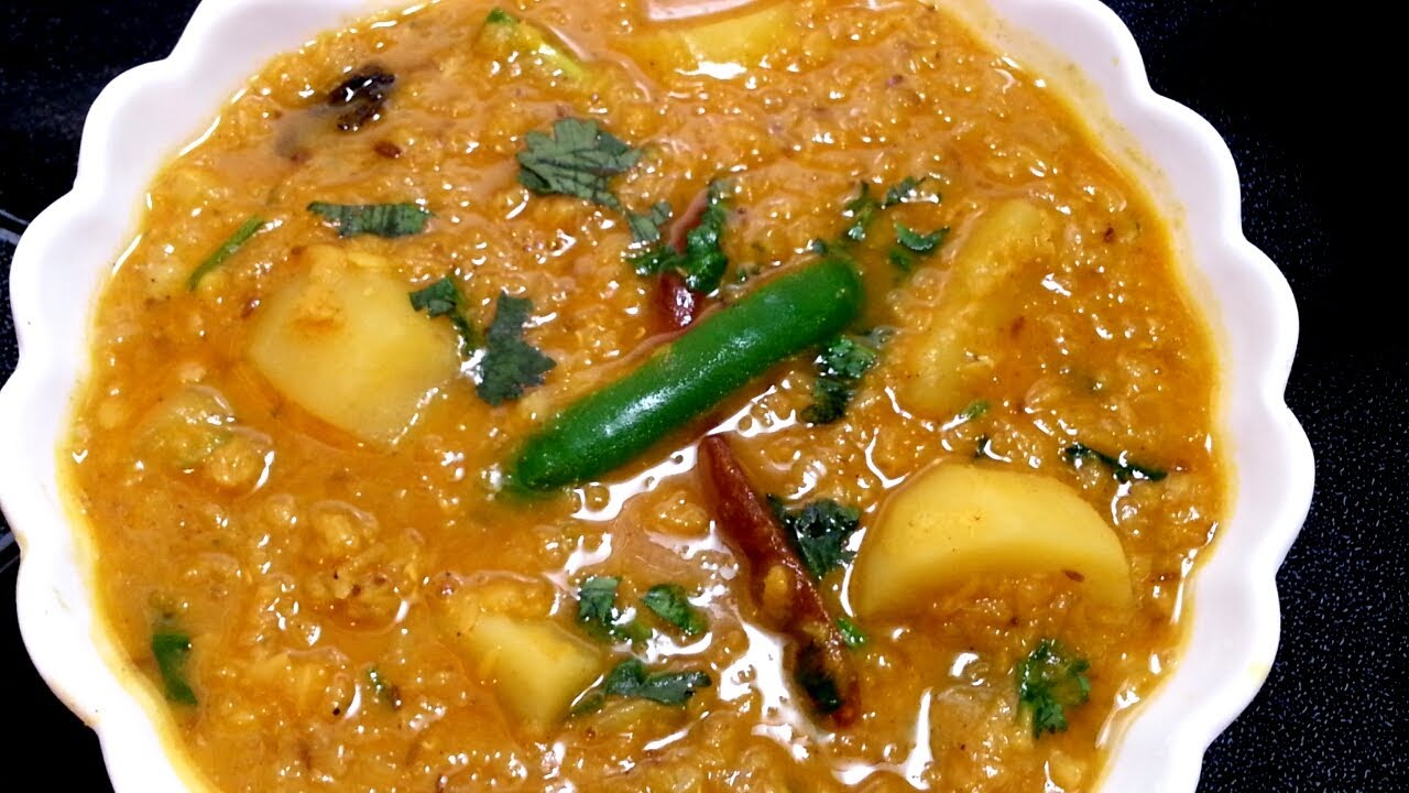 Mazedar aloo masoor ki Sabzi / red lentil and potatoes In Urdu and English