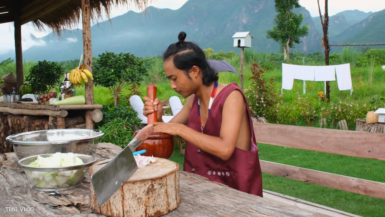 A Famous Chicken and Bottle Gourd Curry-One Of the Most Popular Dishes in Myanmar