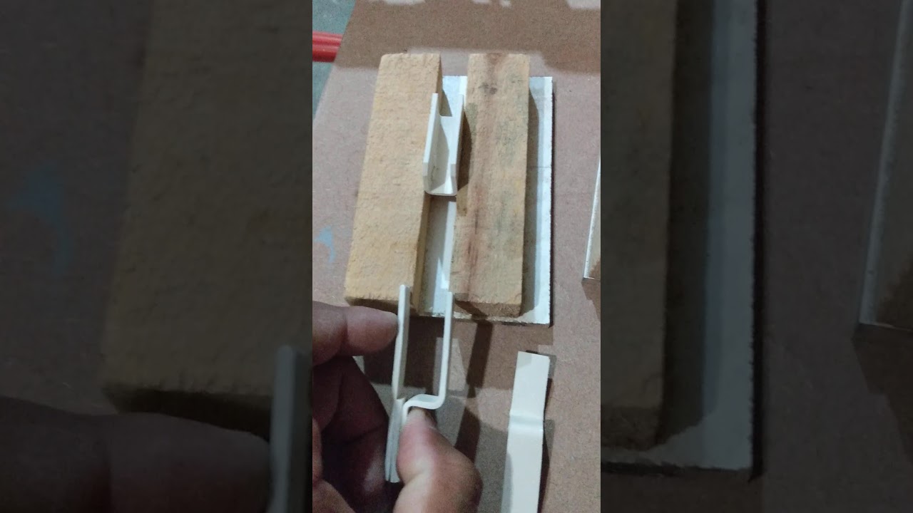 Instrução de montagem dos suportes das molas traseiras