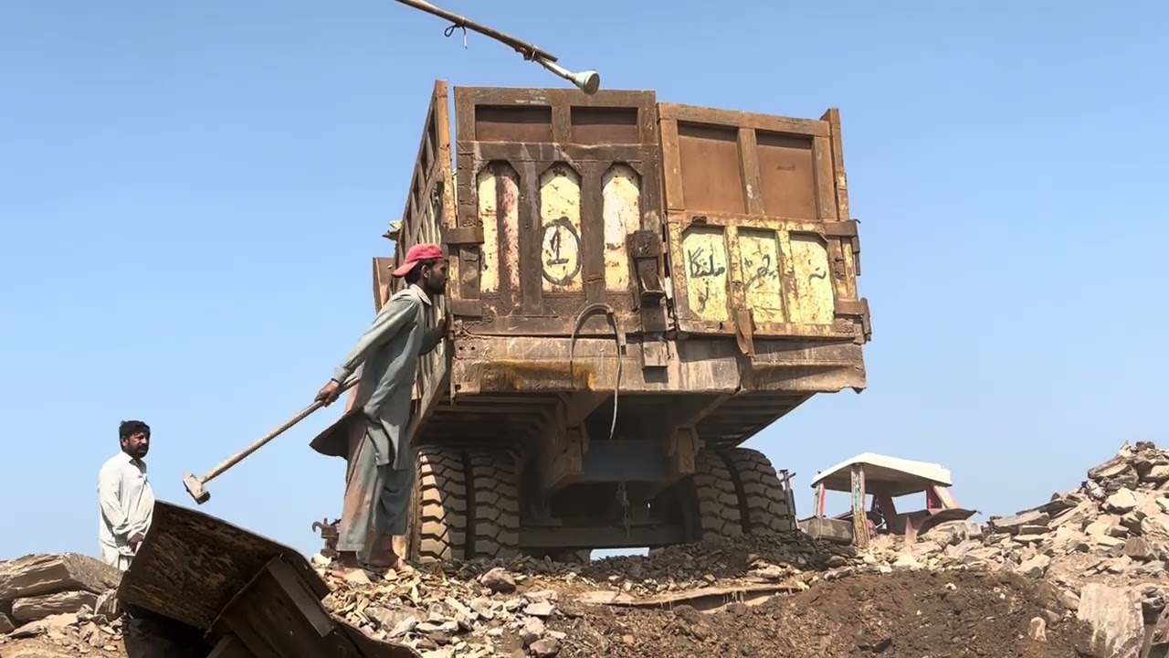 How stone Crushing works? 🔥Sand Crushing 🔥ASMR HOW to Crush Rocks  ? heavey Machinery#goviral 