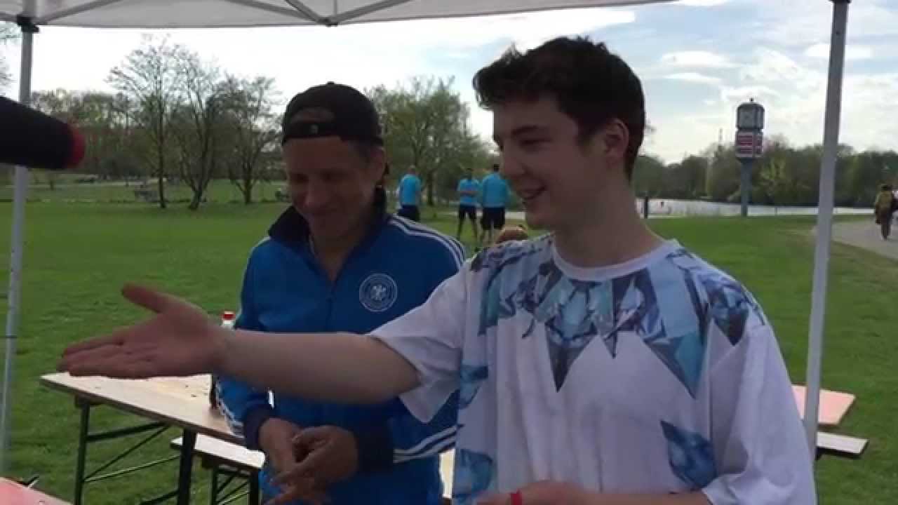 Olli bei den Lochis hinter Kulissen beim Dreh von Bruder vor Luder