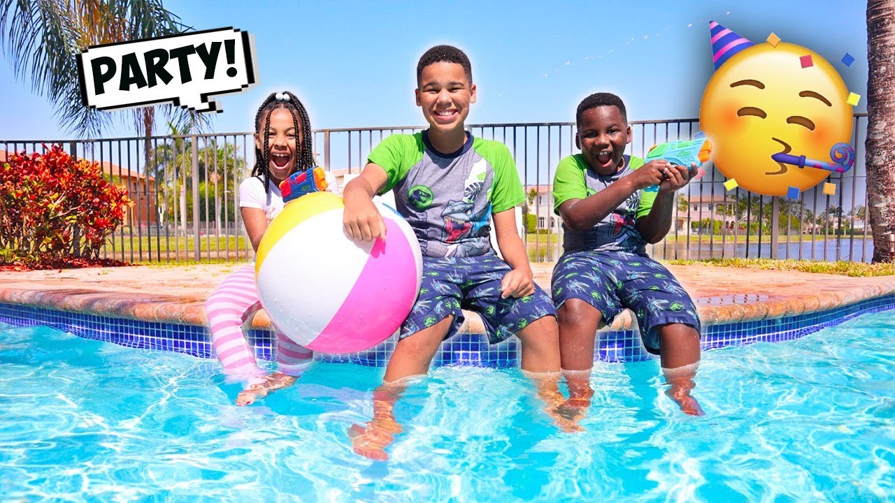 We had a PAJAMA POOL PARTY | FamousTubeFamily