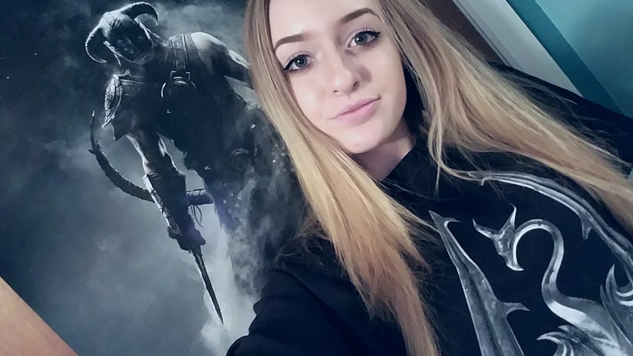 SKYRIM SPECIAL EDITION VLOG (Happiest Day Ever)