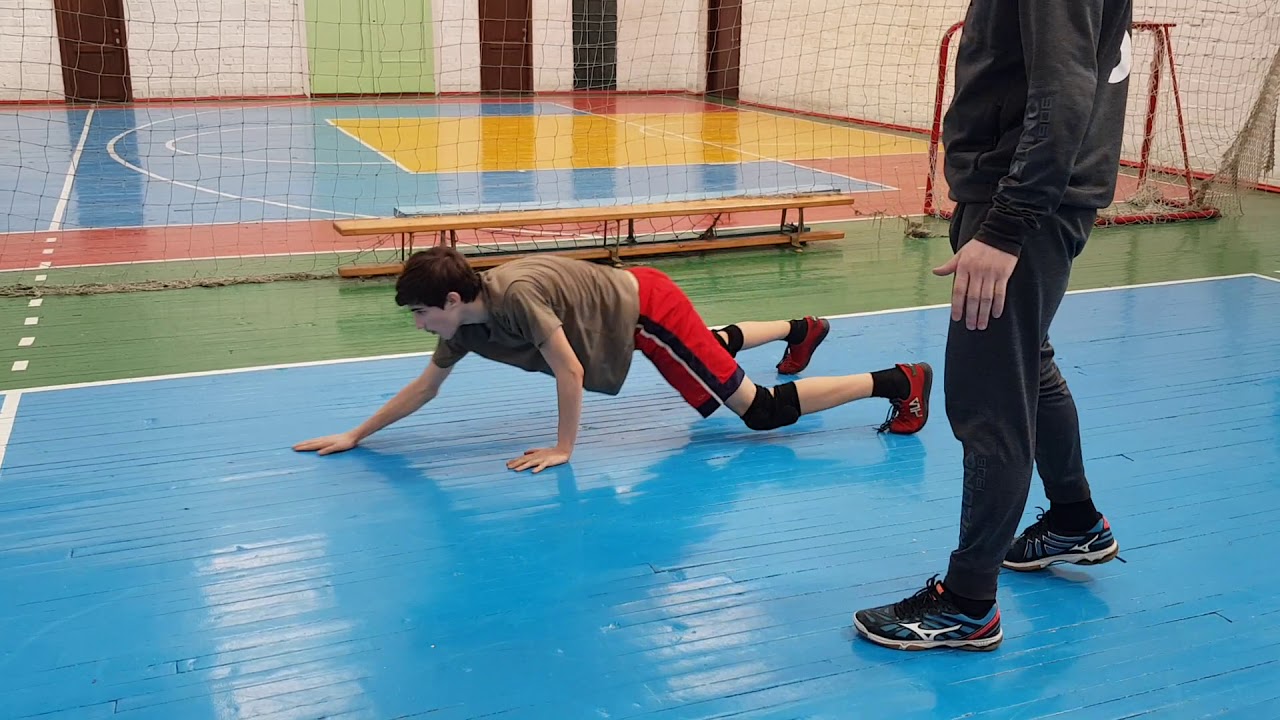 ОБУЧЕНИЕ  ВОЛЕЙБОЛУ. КАК ВЫПОЛНЯТЬ НЫРОК В ВОЛЕЙБОЛЕ БЕЗ БОЛИ