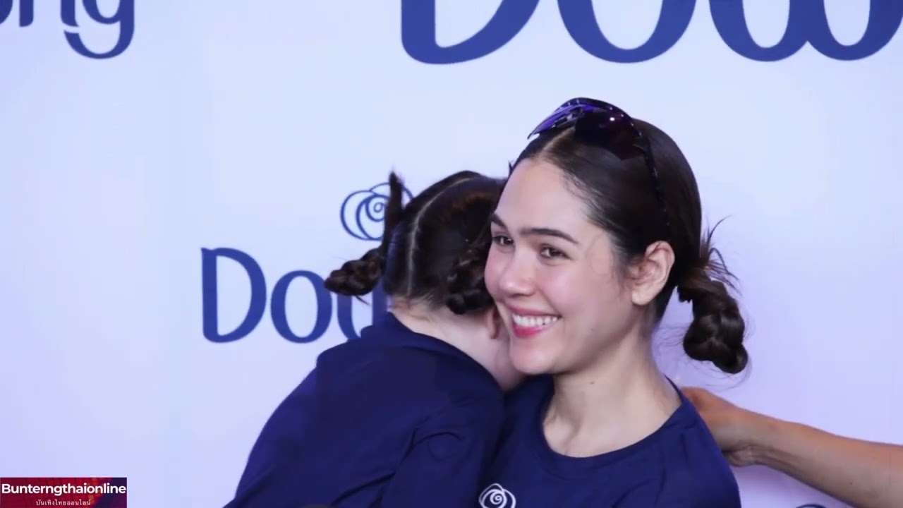 แม่ชมพู่ และน้องเกล ช่วงสัมภาษณ์ ใน งาน 