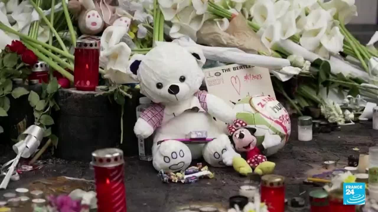 Serbia: ciudadanos hacen homenaje a fallecidos en tiroteo en escuela