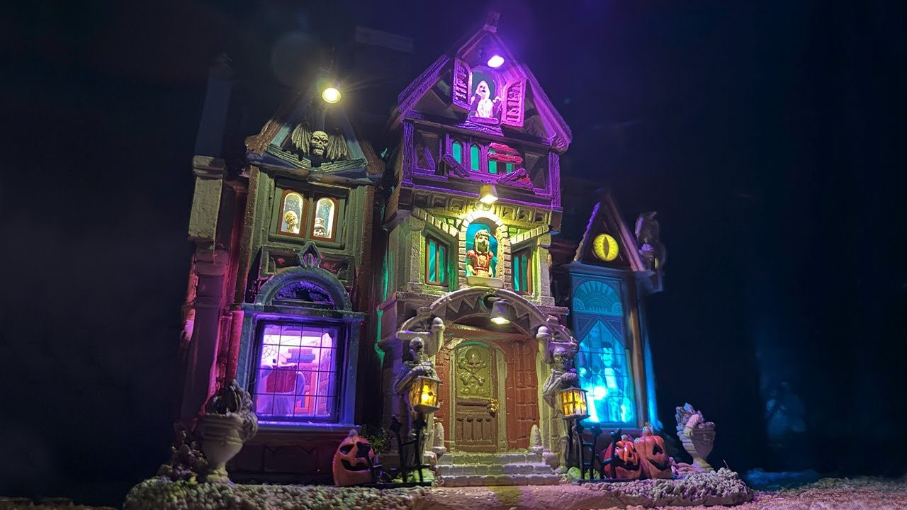 Madness Manor Review - New for 2024 Lemax Spooky Town