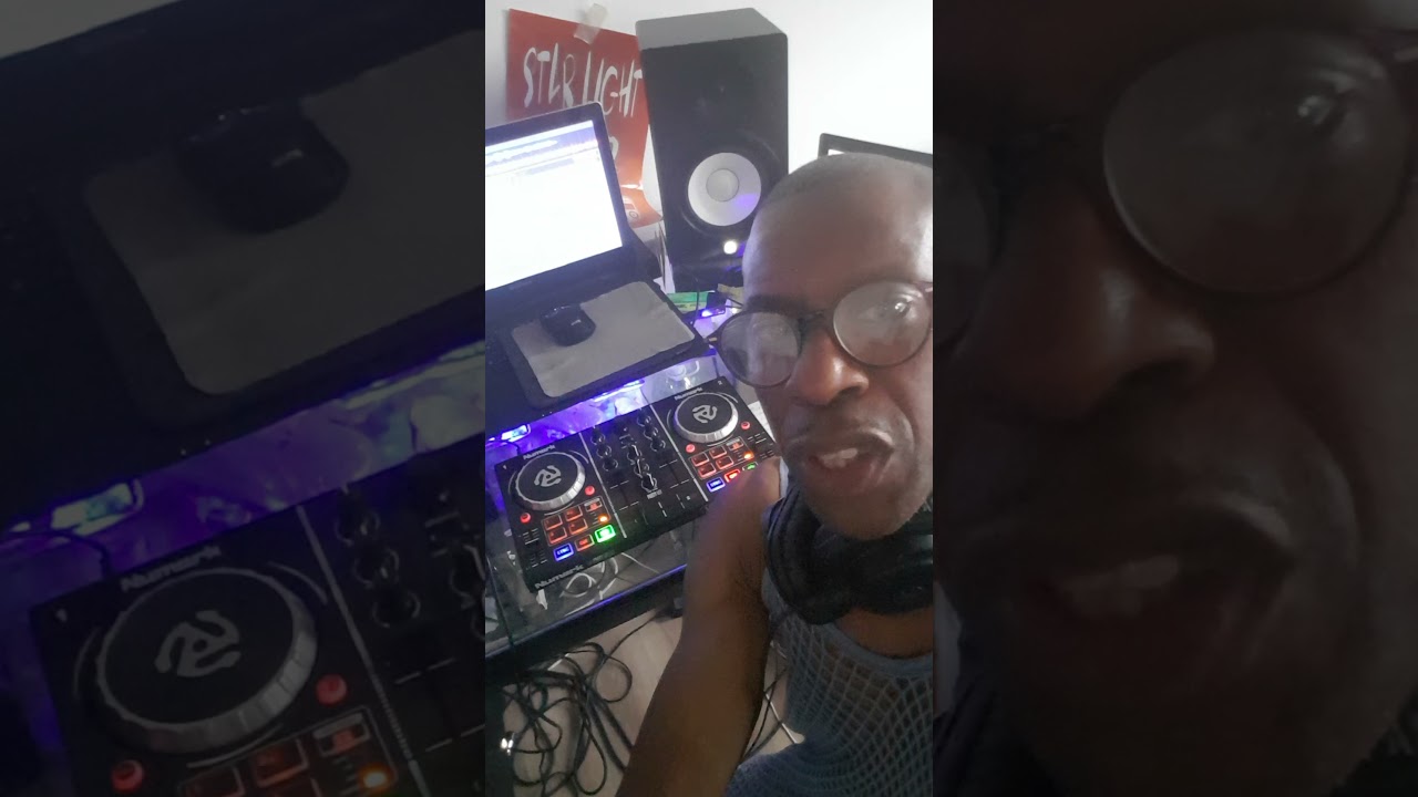 D Silver Show Sunday 5pm UK time on starlightradio.co.uk and on Alexa Amazon and Google Assistant