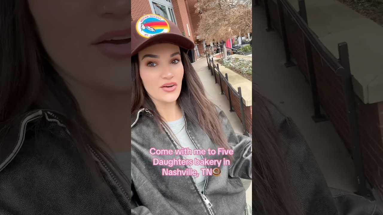 Surprising my kids w/ Five Daughters bakery in Nashville, TN😱🍩