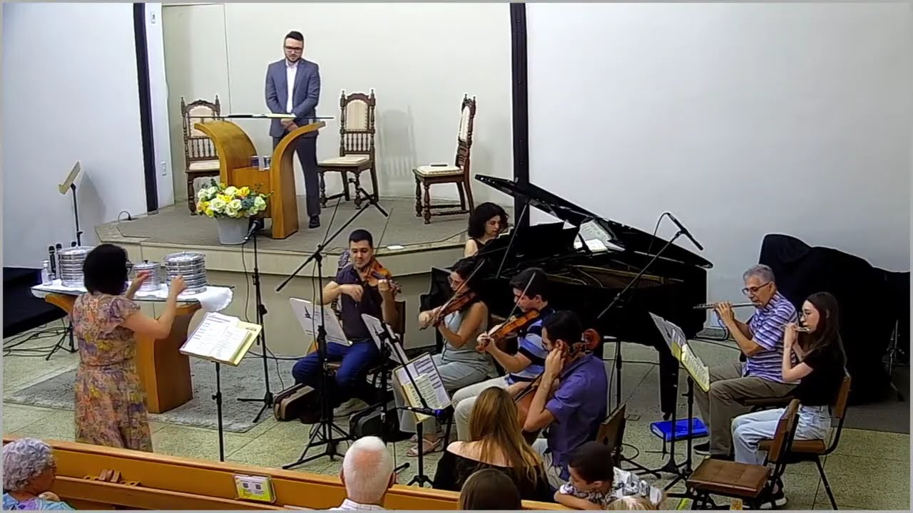 Prelúdio. Hino Santo, Santo, Santo.