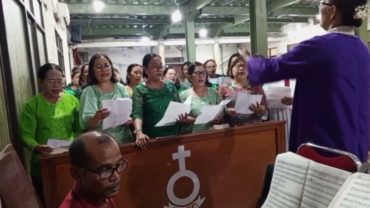 koor Ina Solagracia HKBP Kutabumi. 