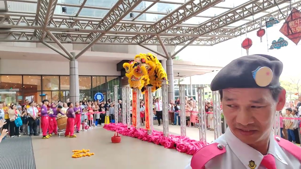 Acrobatic Lion Dance Chinese New Year 2026 - Setia City Mall 18 Feb 2026