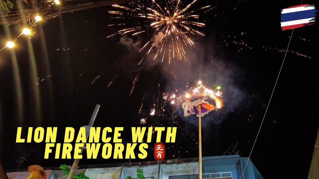 【4K THAILAND】Superb Lion & Dragon Dance with Fireworks | Lantern Festival at Tha Din Daeng Market