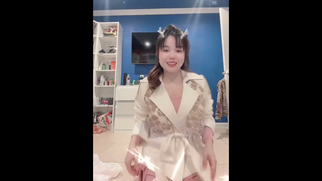 Unbox đồ yoga với bông nè #houston #nguoivietusa #gocmycuabong #nguoivietomy 