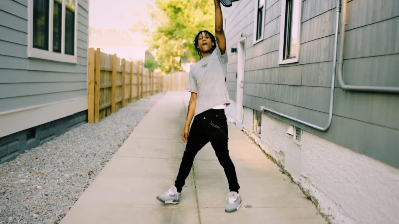 Hoodbaby Cj - Signed Up [Official Music Video]