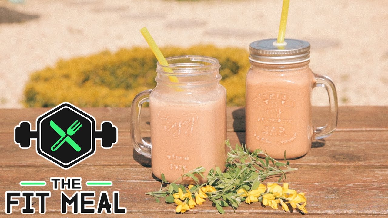 Easy Peanut Butter Banana Smoothie (Protein Powder, Macro's in Video)