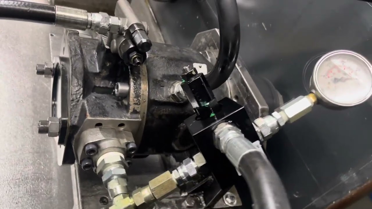 Testes bomba hidráulica Rexroth A10VSO71DFR1/31R-PSC c/ compensador load sensing.