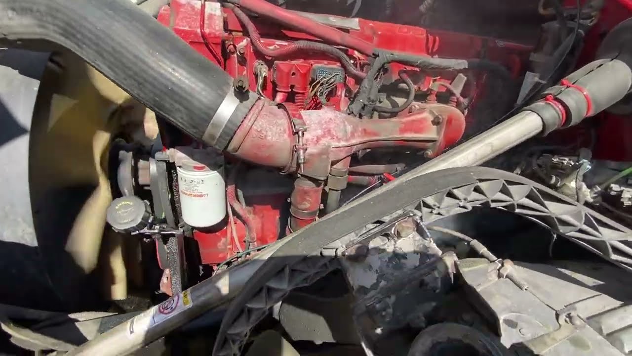 CMP448779 ENGINE RUNNING SMOKES