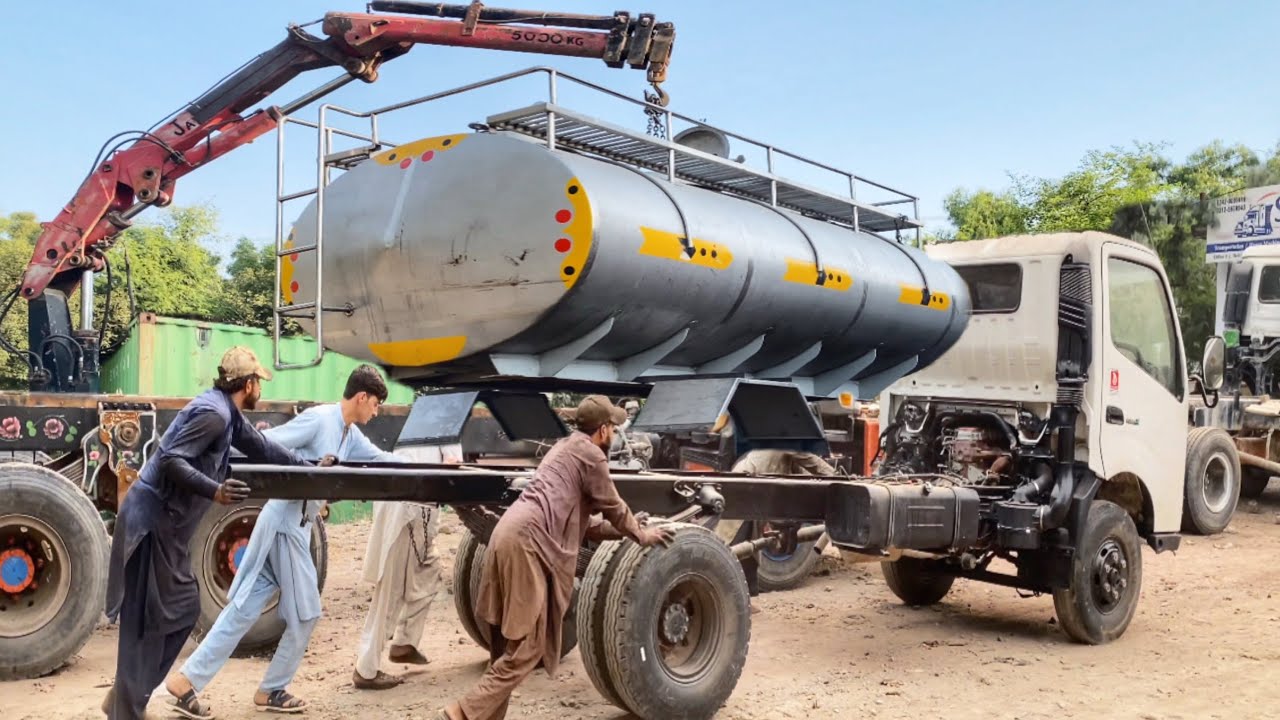 The frame of the milk tanker was destroyed / Tanker complete restoration