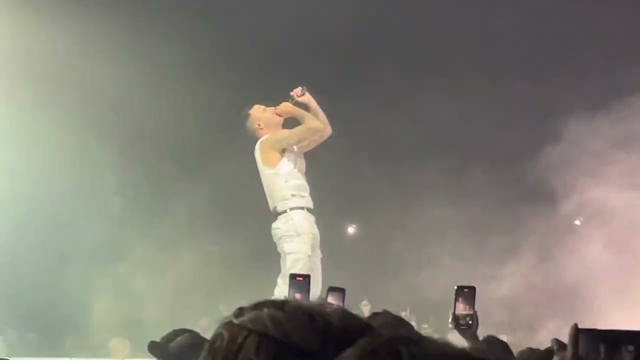 Parkway Drive - Glitch live at Vorst Nationaal