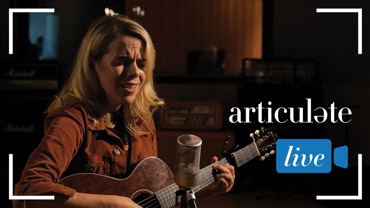 Aoife O'Donovan Performs 